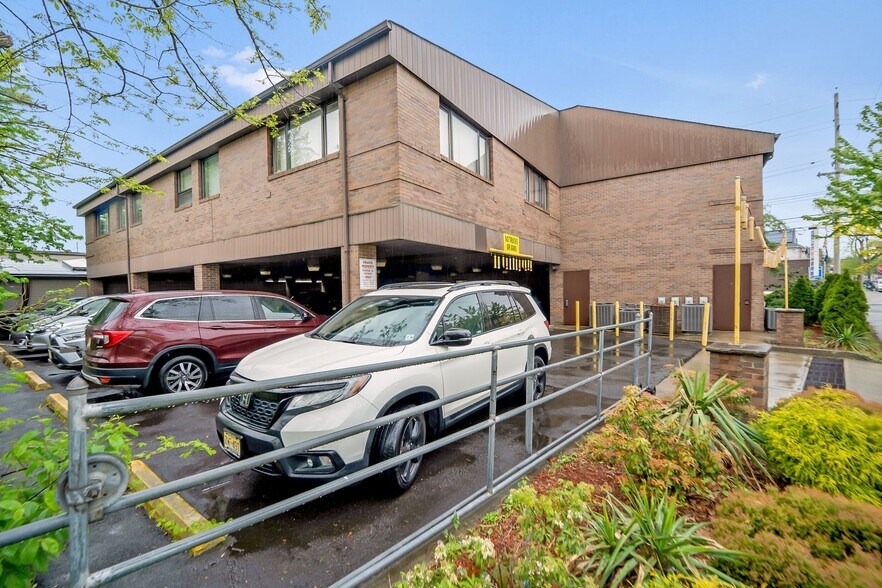 More Photos Of 42 Locust Ave, Wallington Medical For Lease