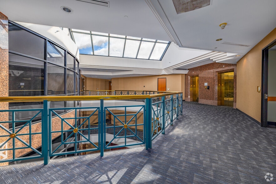 More Photos Of 30 Merchant St, Cincinnati Office For Lease