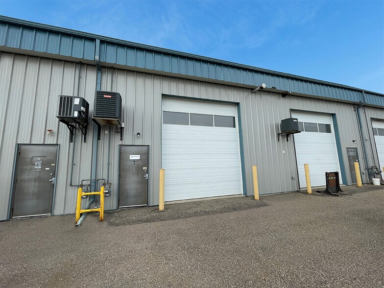 More Photos Of 7471 Edgar Industrial Bnd, Red Deer Warehouse For Lease