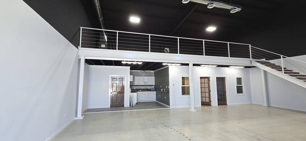 Primary Photo Of 13021 Harmon Rd, Fort Worth Flex For Lease