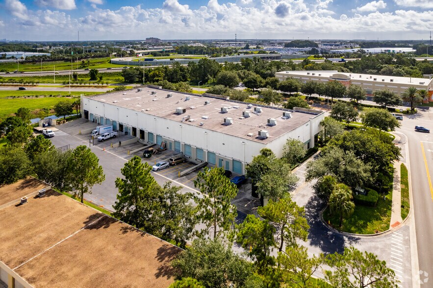 More Photos Of 9420 Delegates Dr, Orlando Warehouse For Lease