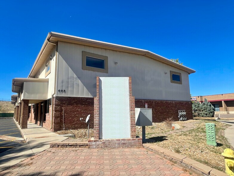 More Photos Of 695 Billings St, Aurora Manufacturing For Sale