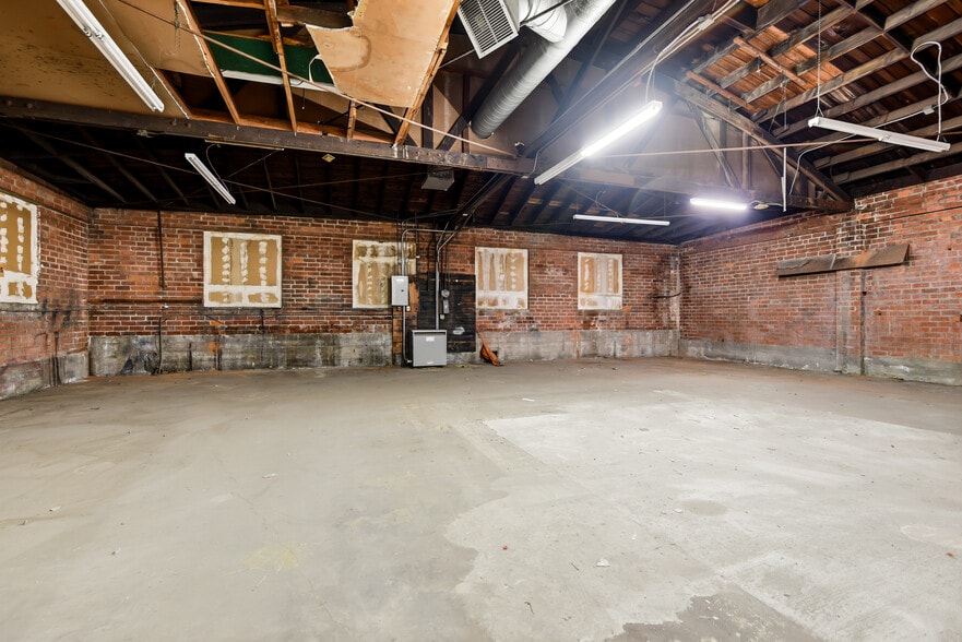 More Photos Of 6246 San Fernando Rd, Glendale Radio TVTransmission Facilities For Sale