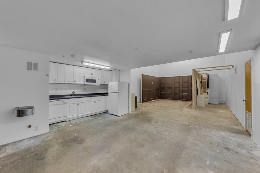 More Photos Of 1130 N Flagler Dr, Fort Lauderdale Warehouse For Lease