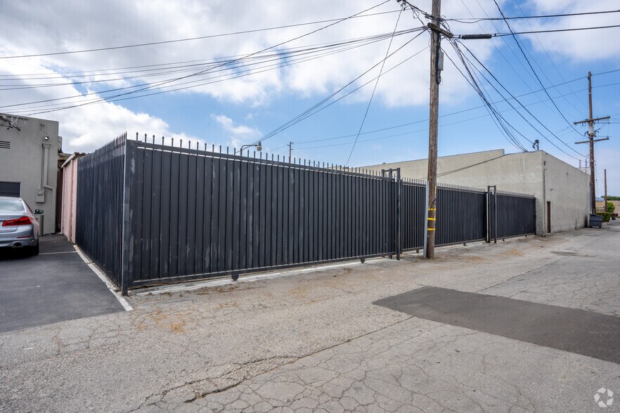 More Photos Of 3015 Artesia Blvd, Torrance Storefront Retail Office For Sale