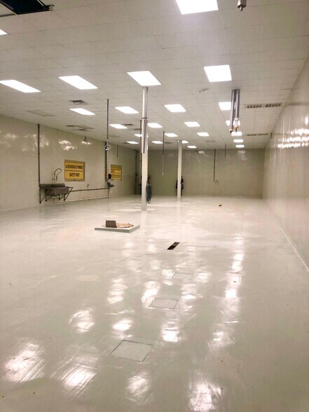 More Photos Of 2041 Amistad Dr, San Benito Warehouse For Sale