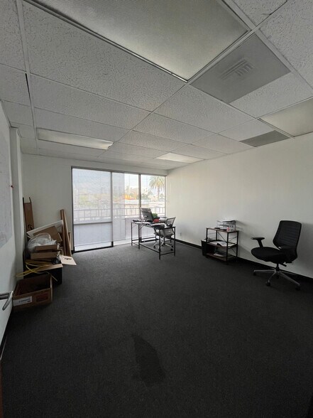 More Photos Of 1650 Westwood Blvd, Los Angeles Loft Creative Space For Lease