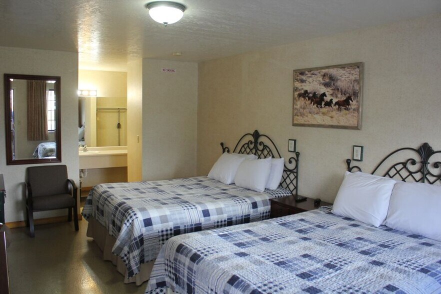 More Photos Of 339 S Highway 89, Circleville Hotel For Sale