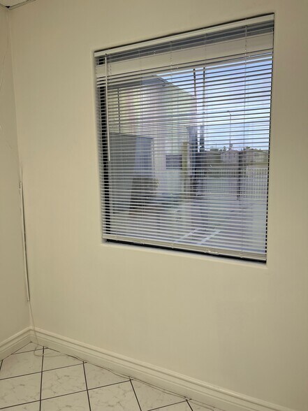 More Photos Of 22119 Sherman Way, Canoga Park Office For Lease