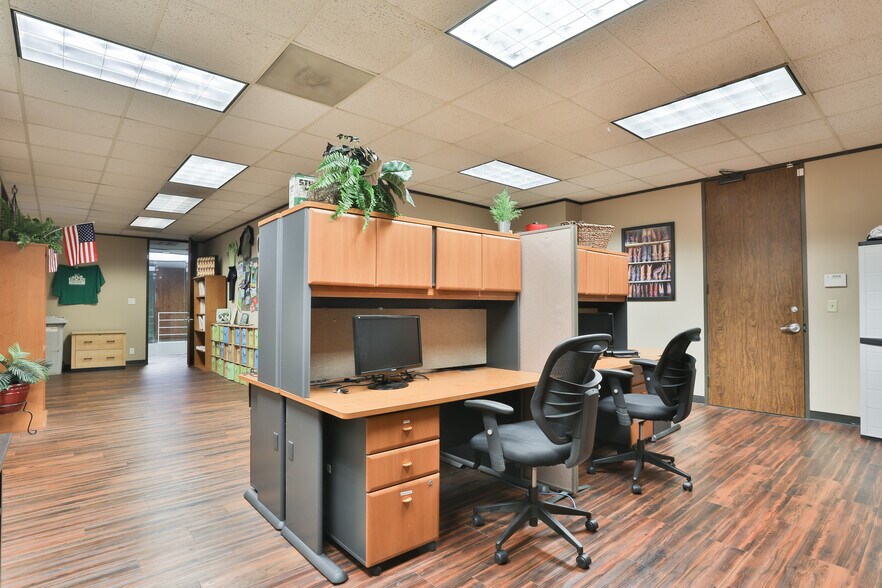 More Photos Of 12727 Featherwood Dr, Houston Medical For Sale