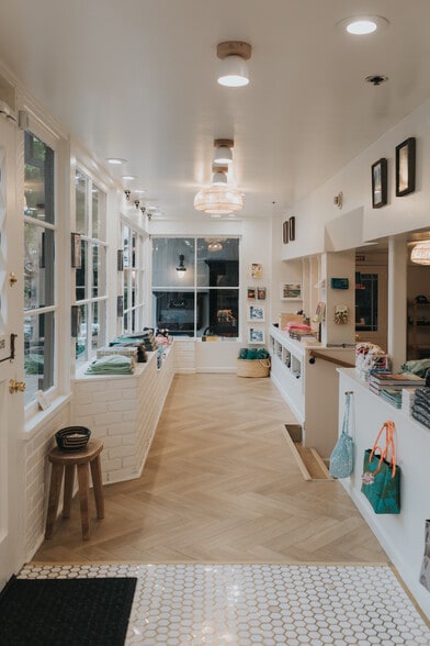 More Photos Of Ocean Ave, Carmel Hotel For Lease