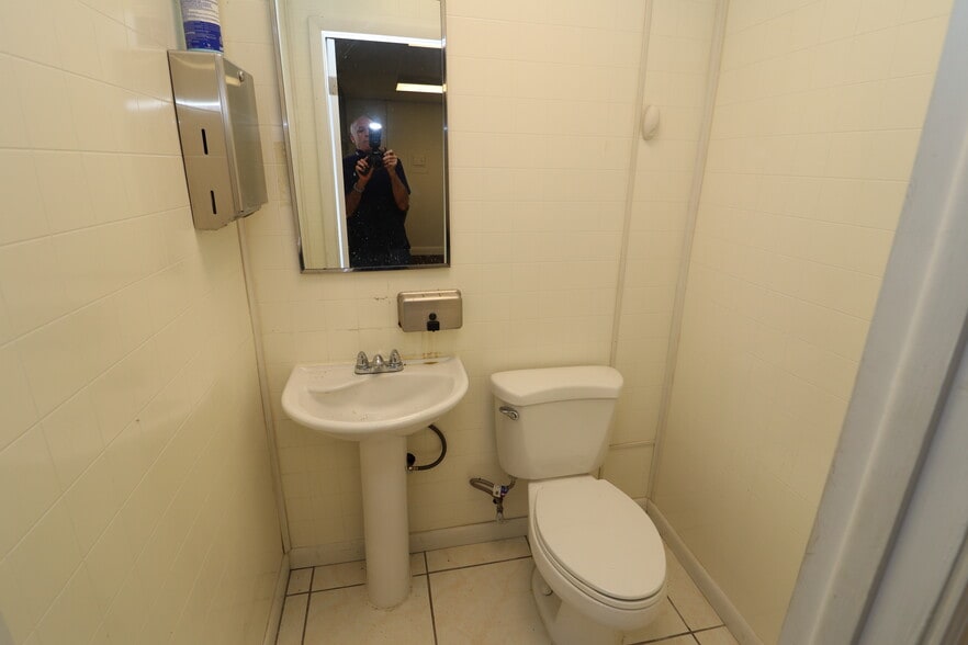 More Photos Of 6731-6765 Sunset Strip, Sunrise General Retail For Sale