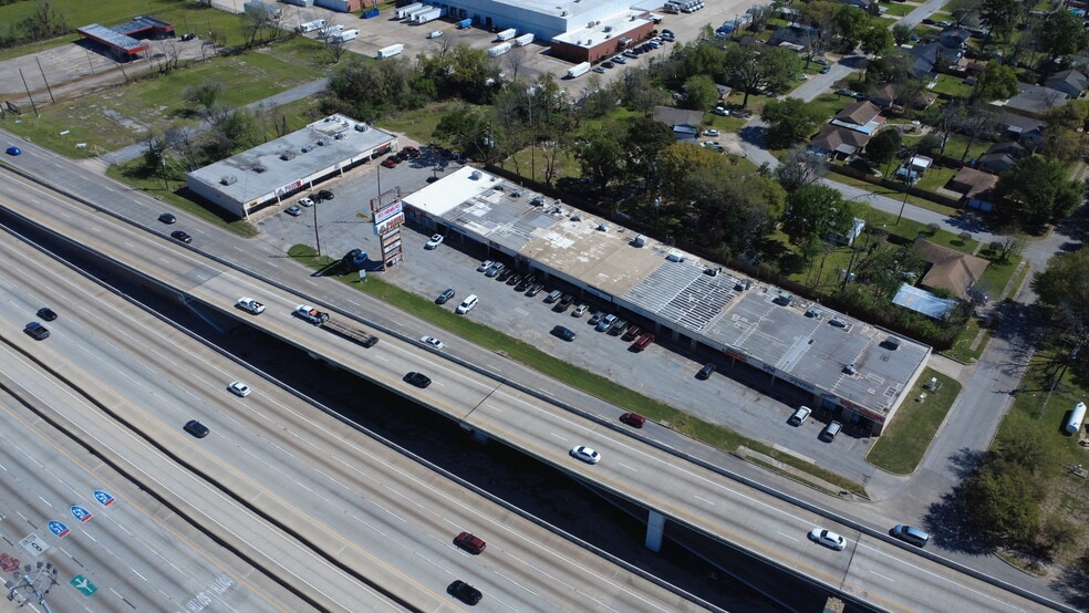 More Photos Of 12700-12722 N I-45, Houston Unknown For Lease