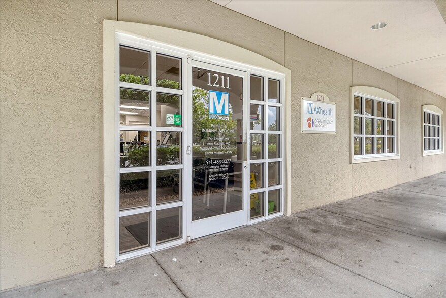 More Photos Of 1211 Jacaranda Blvd, Venice Medical For Sale