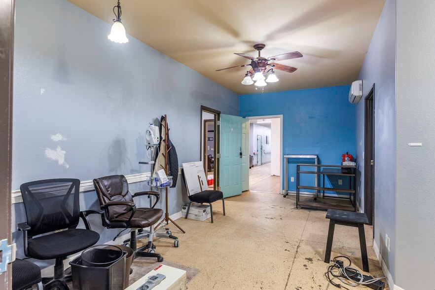 More Photos Of 16286 S Sunland Gin Rd, Arizona City Rehabilitation Center For Sale