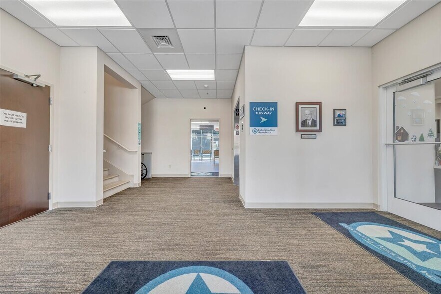 More Photos Of 3501 Colonial Green 11, Roanoke Office For Lease