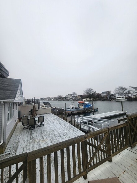 More Photos Of 377 Woodcleft Ave, Freeport Storefront Retail Residential For Sale