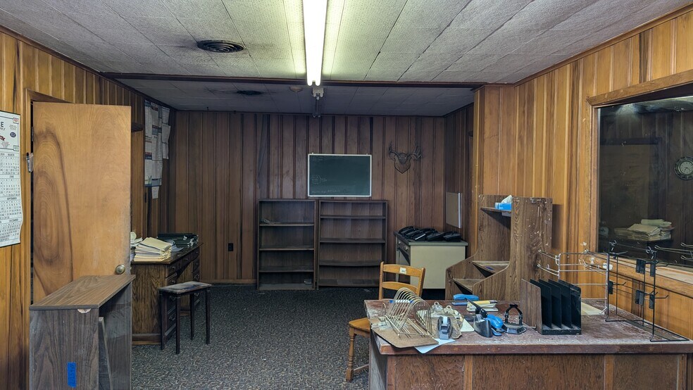 More Photos Of 1119 E Milam St, Wharton Freestanding For Sale