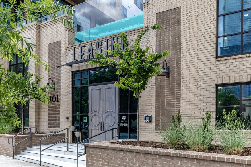 More Photos Of 101 W Morehead St, Charlotte Apartments For Lease