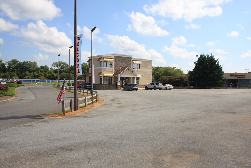 More Photos Of 150 Felton Dr, Rockmart Auto Dealership For Sale