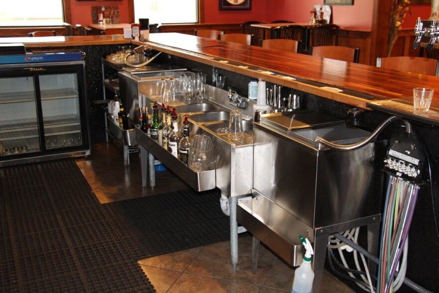 More Photos Of 5626 W Lincoln Hwy, Parkesburg Restaurant For Sale