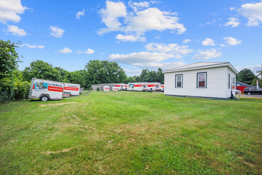 More Photos Of 2516-2518 N Dupont Pky, Middletown Freestanding For Sale