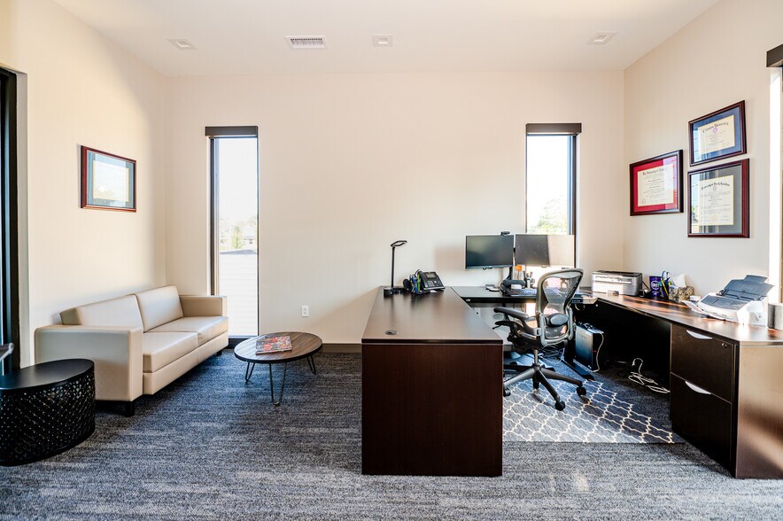 More Photos Of 810 Pendleton St, Greenville Office For Lease
