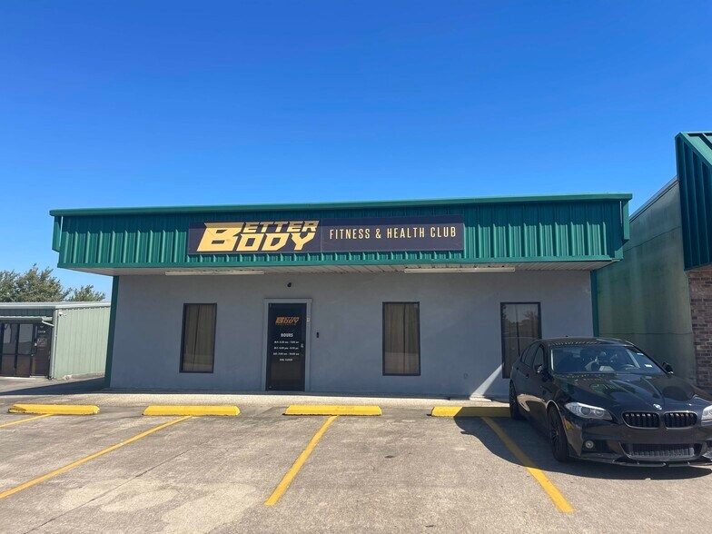 More Photos Of 13847 Coursey Blvd, Baton Rouge Freestanding For Lease