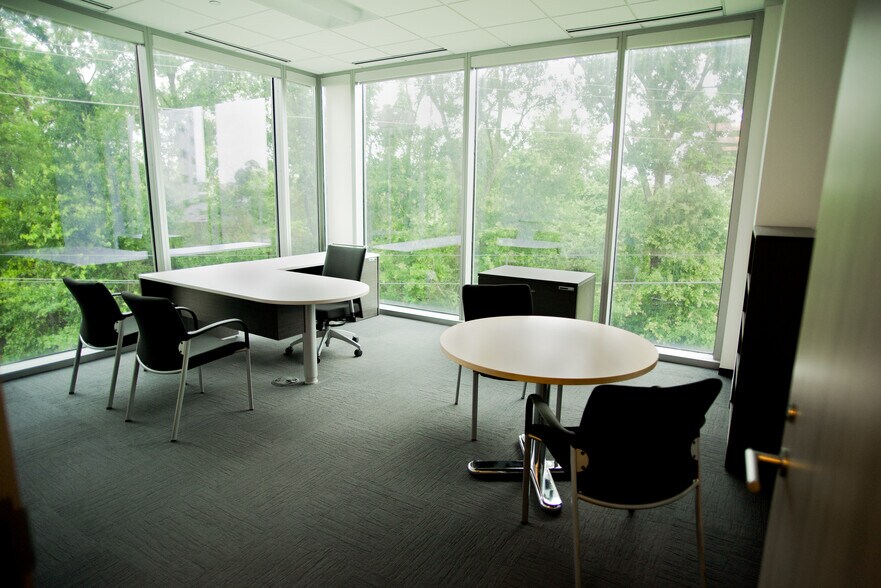 More Photos Of 12120 Wickchester Ln, Houston Office For Lease