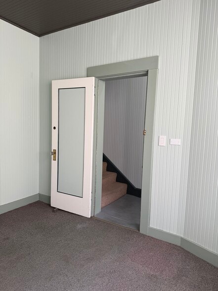 More Photos Of 29 Moss St, San Francisco Warehouse For Sale