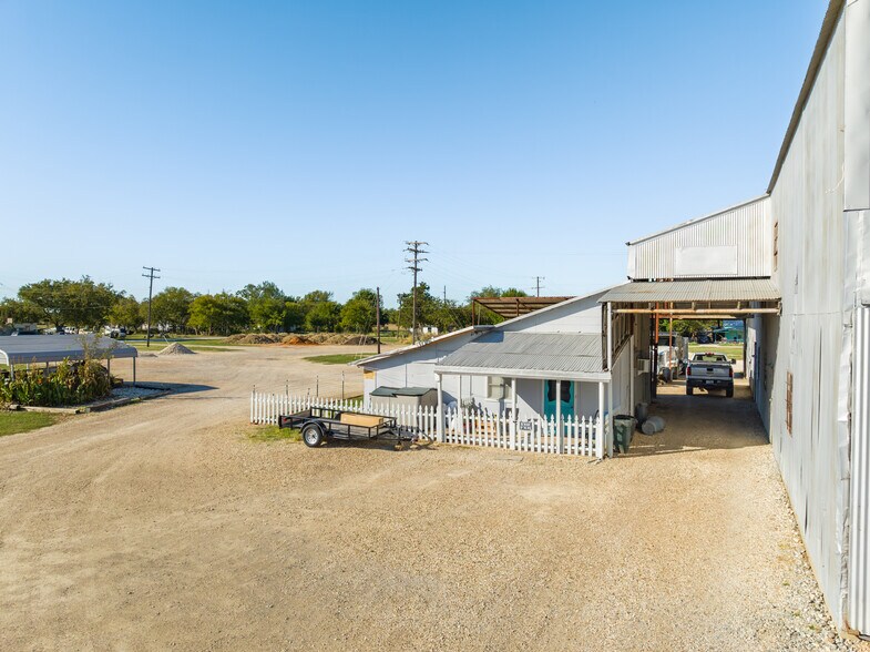 More Photos Of 200 S Wall St, Itasca Warehouse For Sale