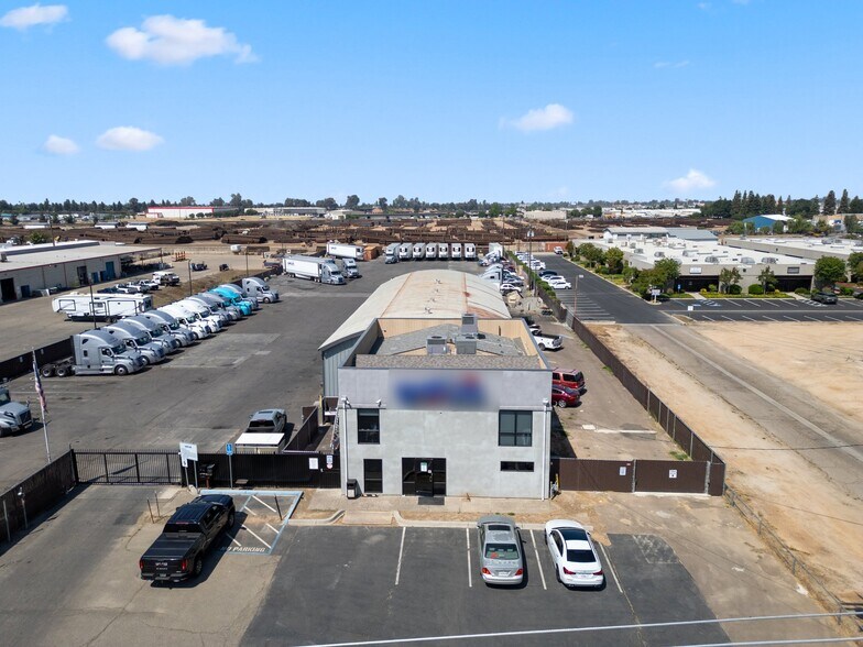 More Photos Of 4451 N Brawley Ave, Fresno Warehouse For Sale