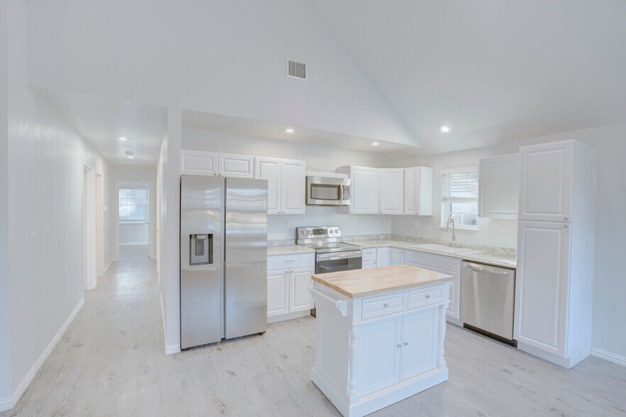 More Photos Of 7311 FM 1886, Azle Apartments For Sale