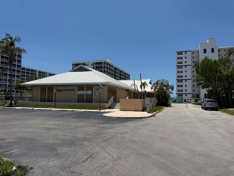More Photos Of 7128 Estero Blvd, Fort Myers Medical For Sale