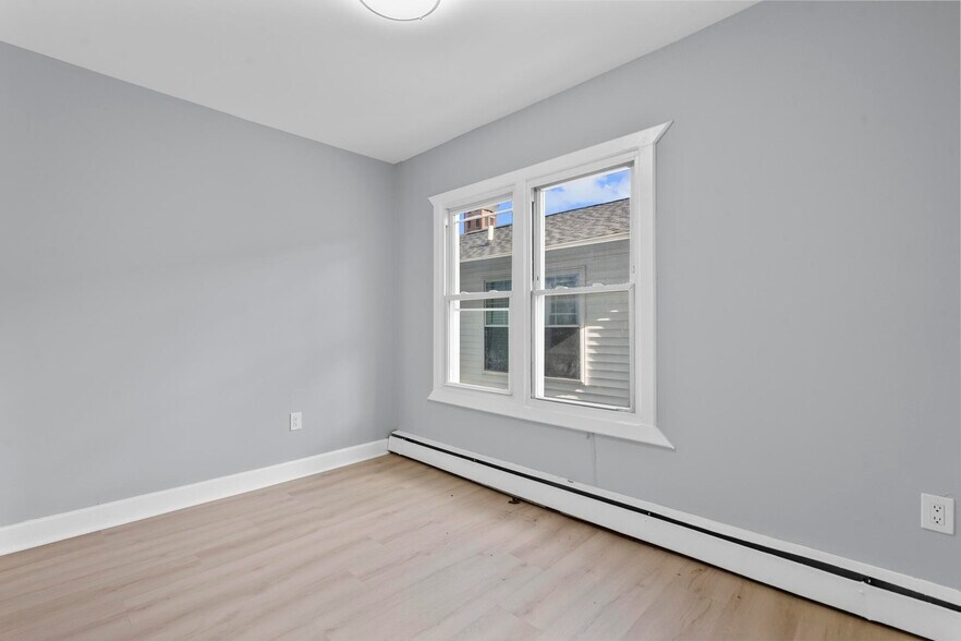 More Photos Of 746 Maple St, Bridgeport Apartments For Sale