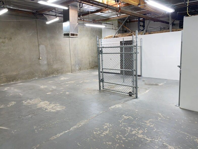 More Photos Of 2015 Westwind Dr, Bakersfield Warehouse For Lease