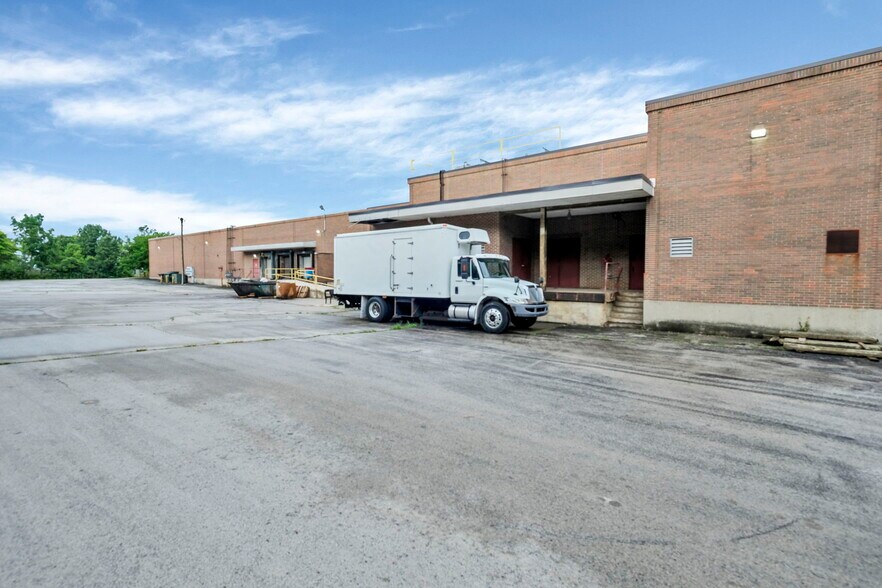 More Photos Of 221 Summits St, Celina Unknown For Lease