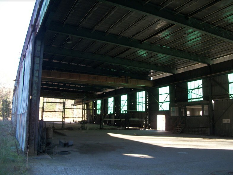 More Photos Of 8333 Zug Rd, Bowie Distribution For Sale