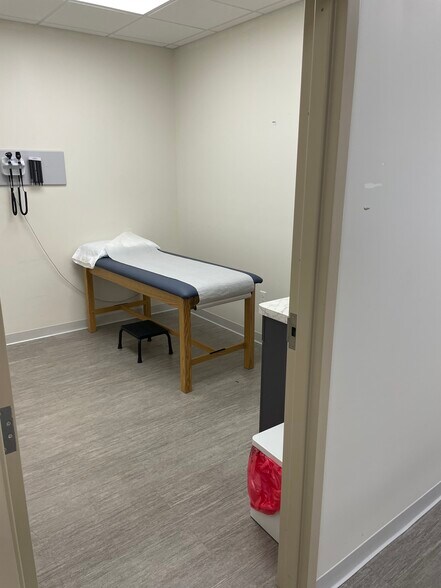 More Photos Of 801 Northpoint Pky, West Palm Beach Office For Lease