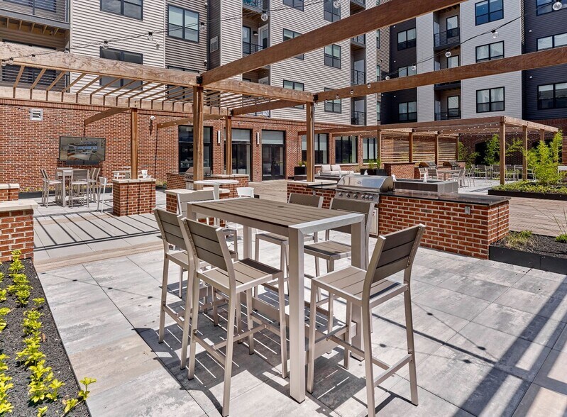 More Photos Of 307 W Elizabeth Ave, Linden Apartments For Lease