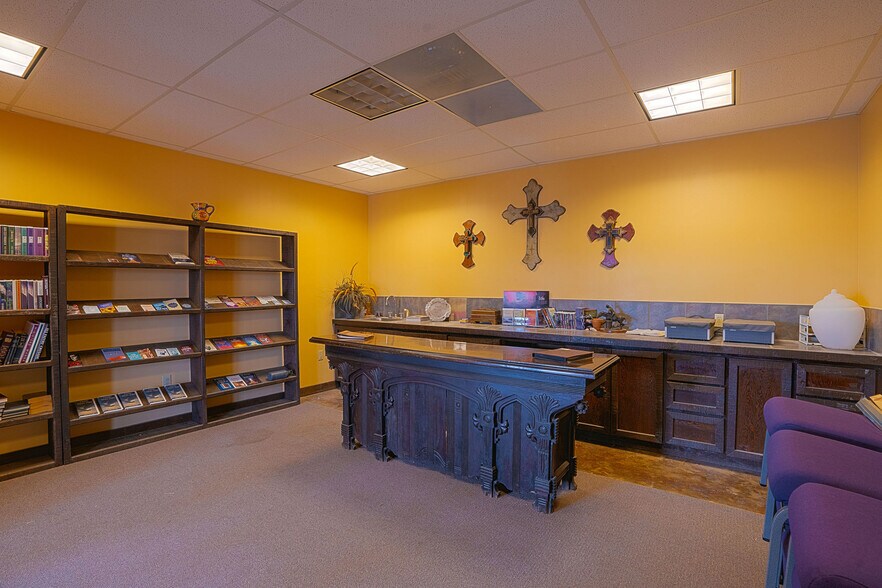 More Photos Of 1498 E. US-90, Marfa General Retail For Sale