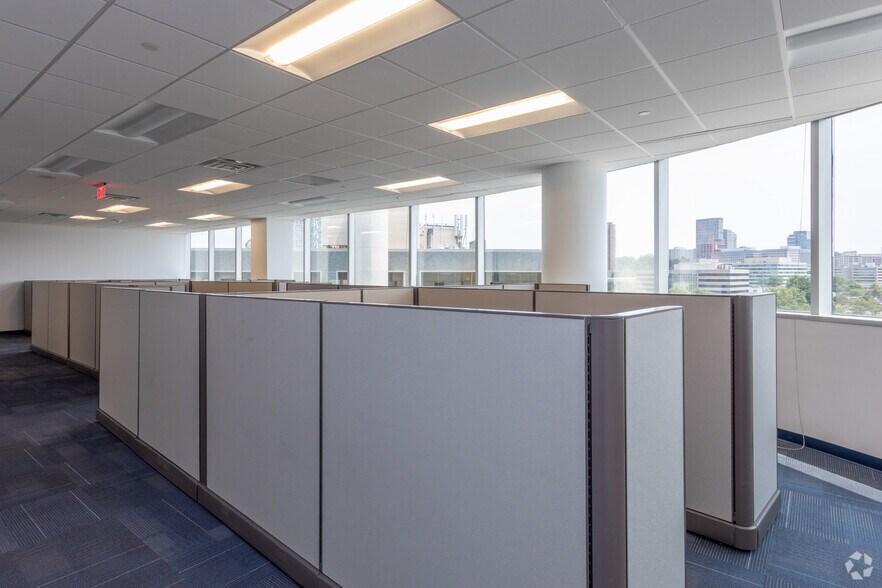 More Photos Of 8609 Westwood Center Dr, Vienna Coworking Space