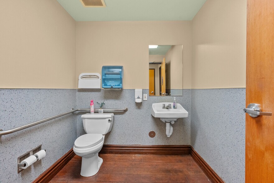 More Photos Of 28041 Smyth Dr, Valencia Light Manufacturing For Lease