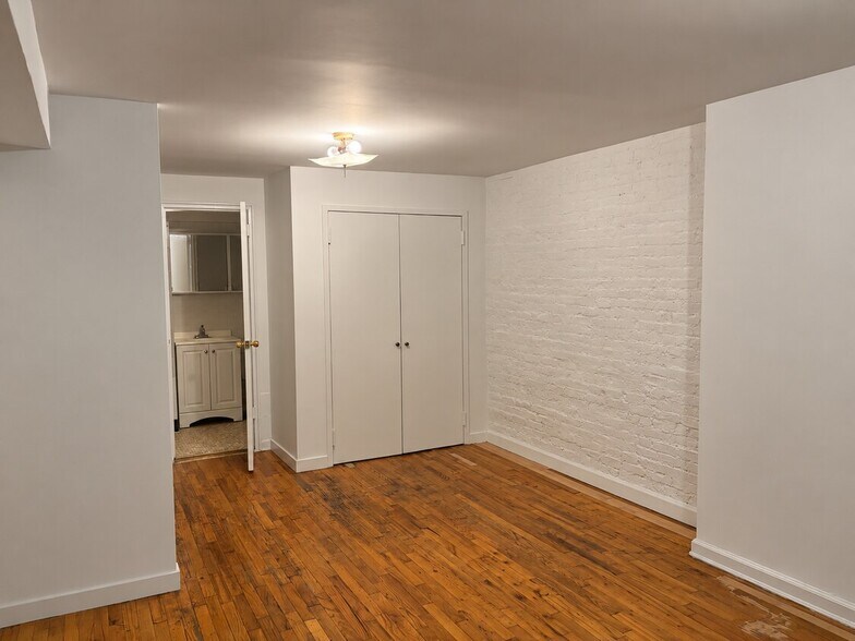 More Photos Of 237 E 12th St, New York Apartments For Lease