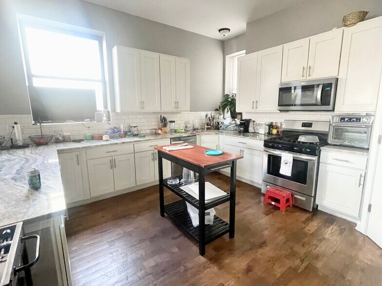 More Photos Of 4711-4715 S Michigan Ave, Chicago Apartments For Sale