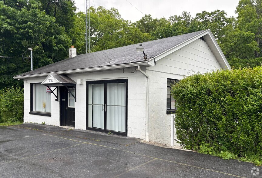 More Photos Of 1005 State Route 72 N, Lebanon Light Distribution For Sale
