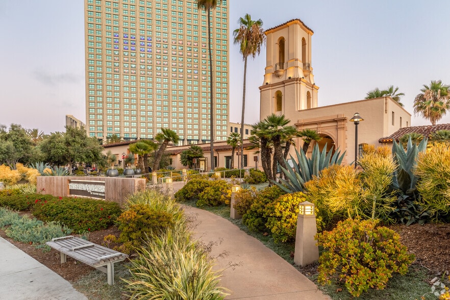 More Photos Of 789 W Harbor Dr, San Diego General Retail For Lease