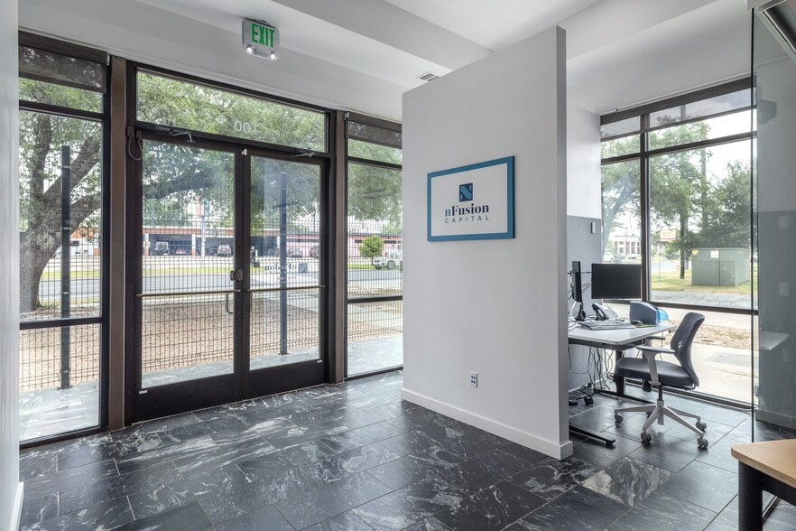 More Photos Of 6444 Burnet Rd, Austin Apartments For Sale