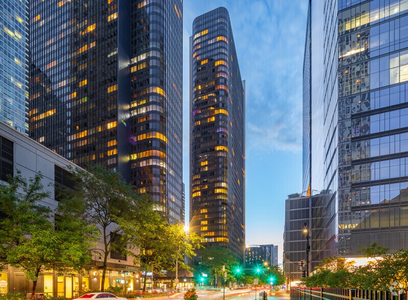 Primary Photo Of 360 E Ohio St, Chicago Apartments For Lease