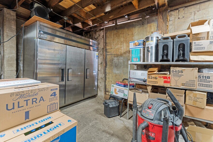 More Photos Of 17539 Elizabeth Lake Rd, Lake Hughes Hotel For Sale